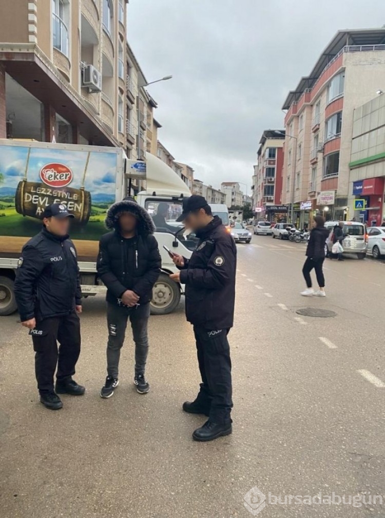 Bursa'da yapılan uygulamalarda 12 düzensiz göçmen yakalandı