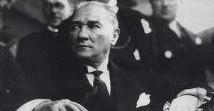 Atatürk'e hakaret eden şüpheli hakim karşısına çıktı!