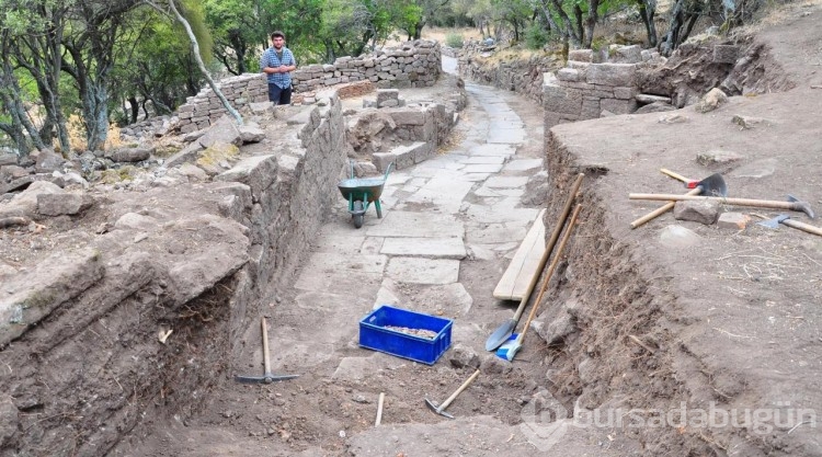 Manisa'da 1900 yıllık antik yol gün yüzüne çıktı
