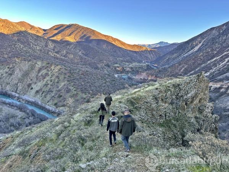 Tunceli'de ekipler gece gündüz dağlarda kaçak avcı peşinde