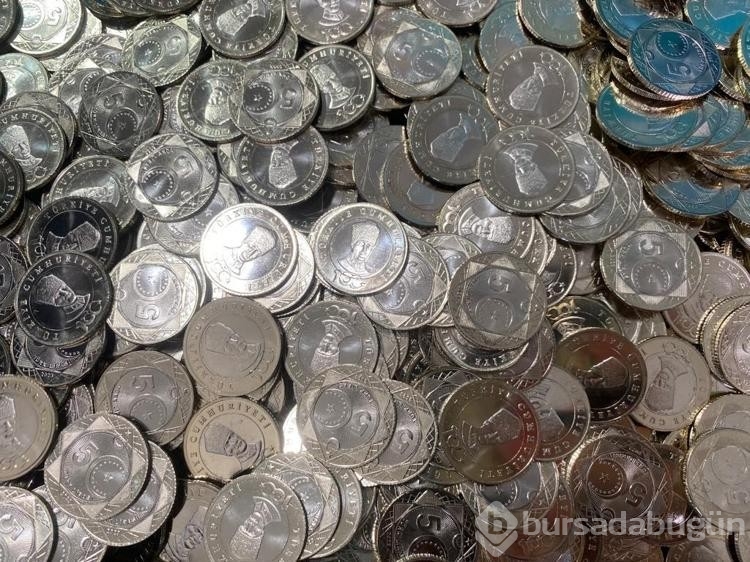 Darphanede tartışmalı madeni 5 liranın basım aşaması
