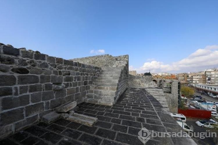 Diyarbakır surlarındaki 70 burç restore edildi