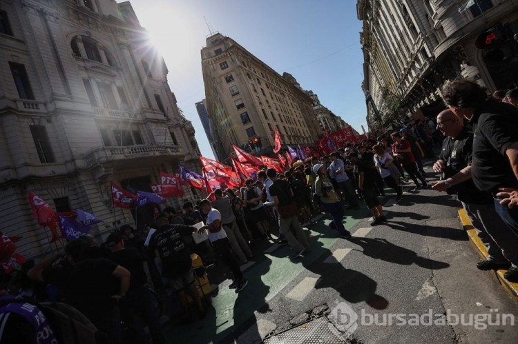 Arjantin'de yeni hükümet ilk protestosunu yaşadı

