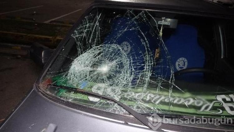 Parke taşı ile 35 aracın camlarını kıran şüpheli, kamerada
