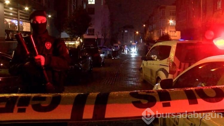  Kız arkadaşını beklerken silahlarla saldırıya uğrayan bir kişi hayatını kaybetti