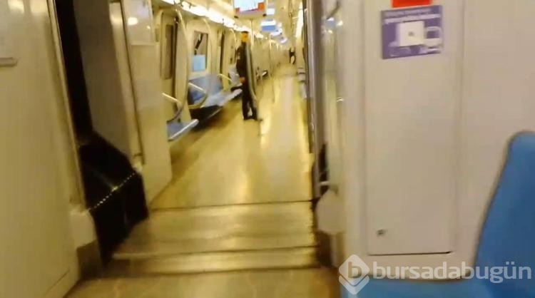 Kadıköy-Sabiha Gökçen metrosunda meydana gelen arıza yolcuları isyan ettirdi 
