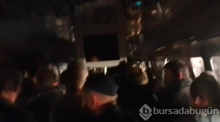 Kadıköy-Sabiha Gökçen metrosunda meydana gelen arıza yolcuları isyan ettirdi 
