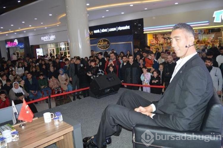 Yılın en uzun gecesini dünyanın en uzun adamıyla kutladılar