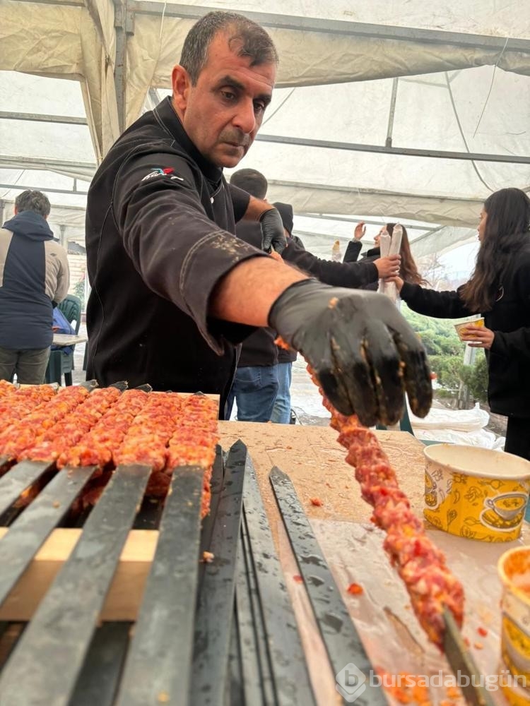 Adana kebabı yeme yarışması