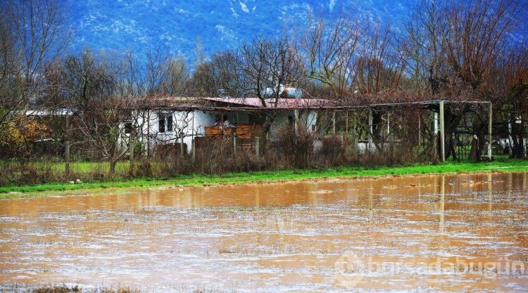Muğla'da rüzgar ve sağanak etkili oluyor
