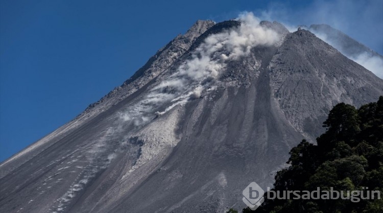 Merapi Yanardağı'nda volkanik hareketlilik

