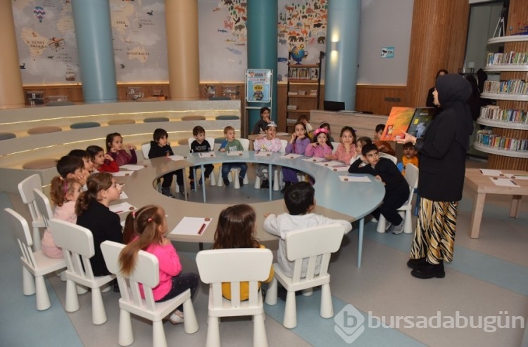 Bursa Yıldırım'da 'masal saati'