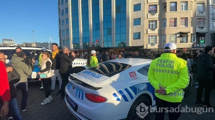 Çete araçları polis otosu oldu