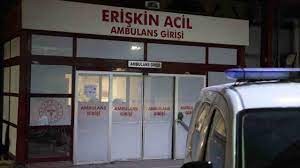 İzmir'de kavgada yaralanan kişi kaldırıldığı hastanede de bıçaklandı