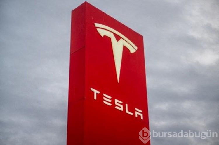 Tesla'nın robotu fabrikada mühendise saldırdı
