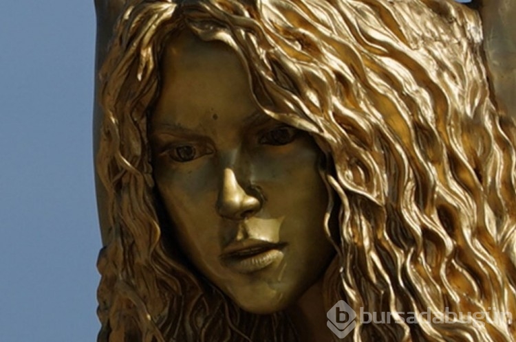 Görenleri şaşırtan Shakira heykeli
