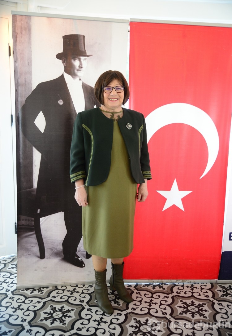 Dünya ilklerini başaran Türk kadınlarını paylaştılar
