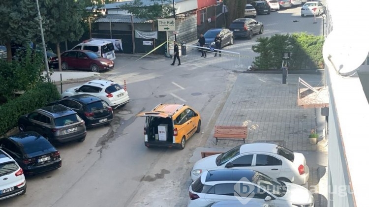Taksideki kutu polisi alarma geçirdi
