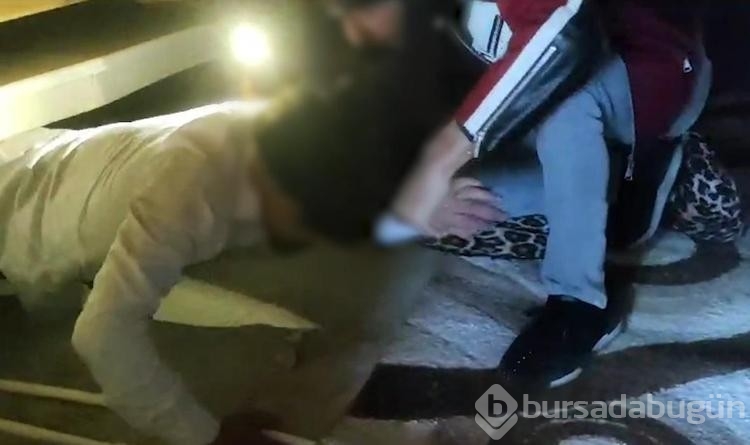 10 kişiyi 210 bin TL dolandıran hükümlü, mutfak dolabındaki gizli bölmede yakalandı

