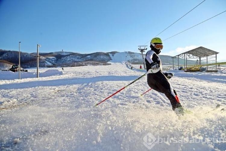 Tunceli'de kayak sezonu erken açıldı
