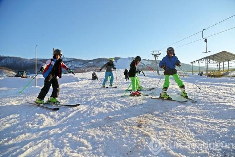 Tunceli'de kayak sezonu erken açıldı
