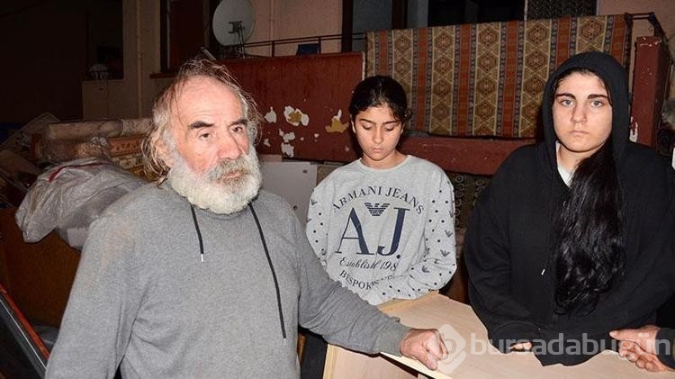 Mahkeme kararı ile evden çıkarıldı, 2 kızıyla sokakta kaldı
