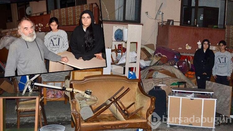 Mahkeme kararı ile evden çıkarıldı, 2 kızıyla sokakta kaldı
