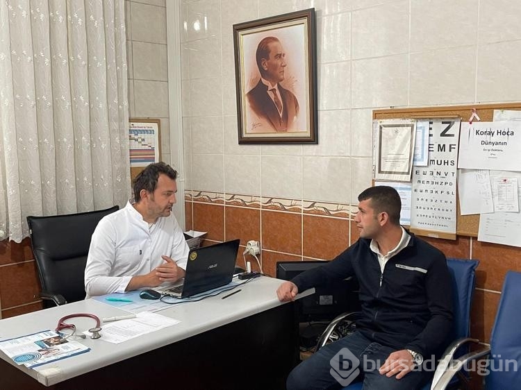 Tartıştıkları doktordan pankartla özür dilediler
