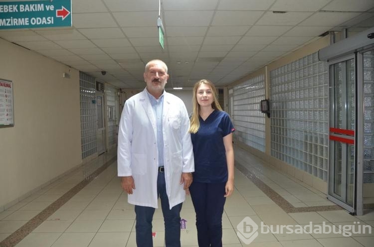 Ebeveynlerinin izinden gidip doktor oldu, babasının çalıştığı hastanede göreve başladı
