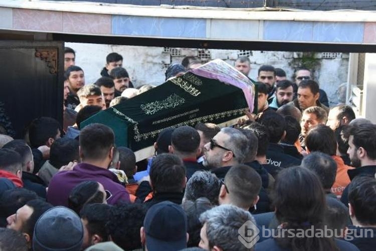 Kazada ölen kurye Zeynep, son yolculuğuna uğurlandı
