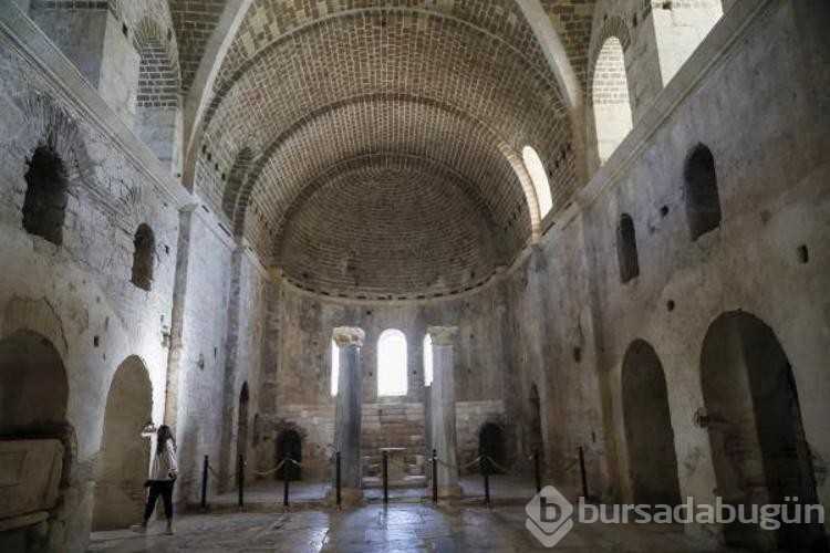 Demre nüfusunun 7 katı turist, 'Noel Baba' için geldi
