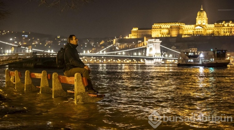 Budapeşte'de Tuna Nehri taştı
