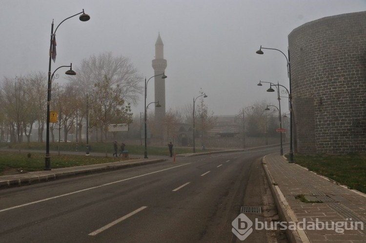 Diyarbakır'da uçuşlara sis rötarı
