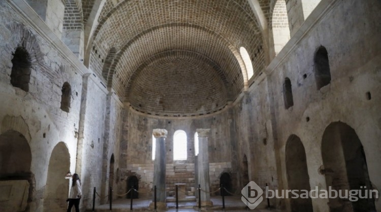 Antalya'daki "Noel Baba Kilisesi"ne ziyaretçi akını
