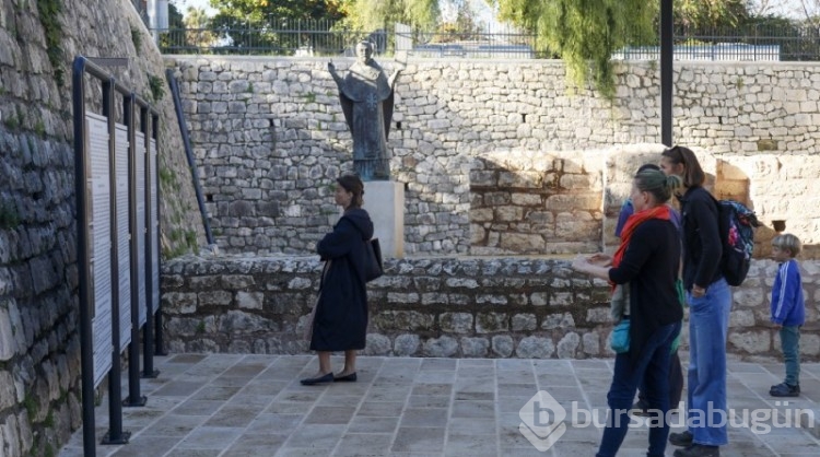 Antalya'daki "Noel Baba Kilisesi"ne ziyaretçi akını
