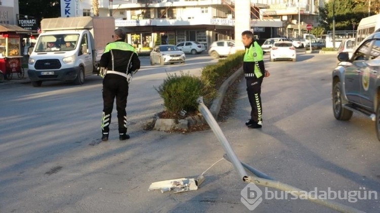 Sürücüsü hapşıran minibüs kaza yaptı
