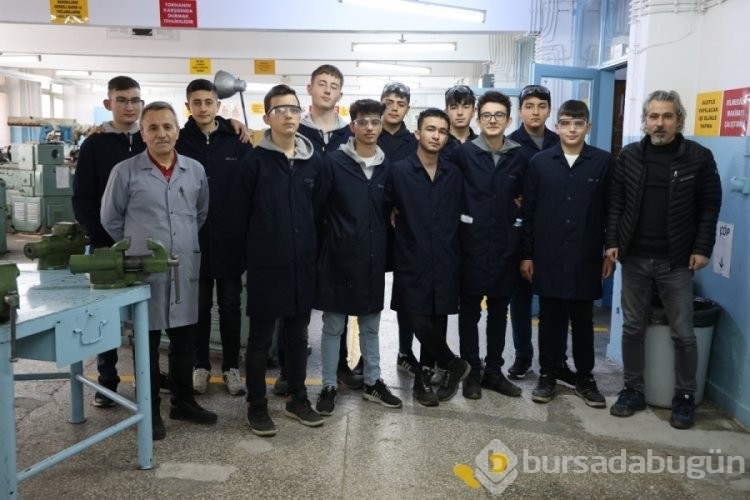 Fabrika gibi çalışan lise: Cirosu 5 milyona yaklaştı