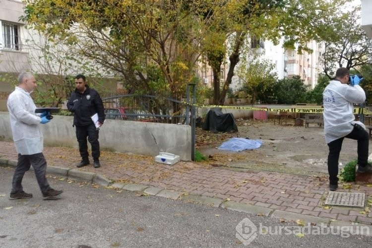 "Balkona çıkacağım" dedi, apartman bahçesinde ölü bulundu
