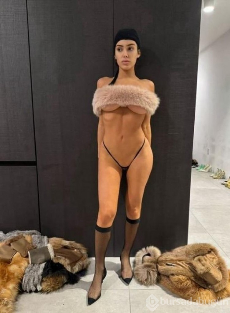 Kanye West eşinin yarı çıplak hallerini paylaştı!