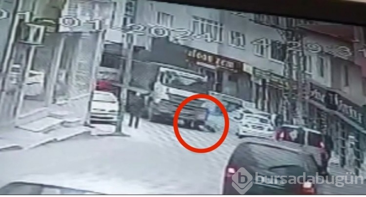 Bursa'da yaşlı adam hafriyat kamyonunun altında kaldı!