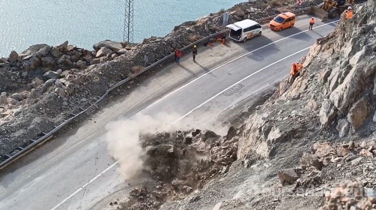 Artvin-Ardahan karayolunda kara temizliği
