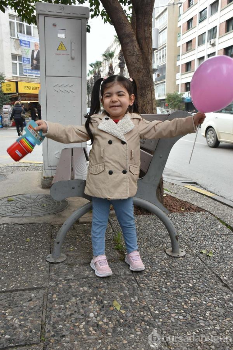 SMA hastası Azra, tedaviden sonra desteksiz yürümeye başladı

