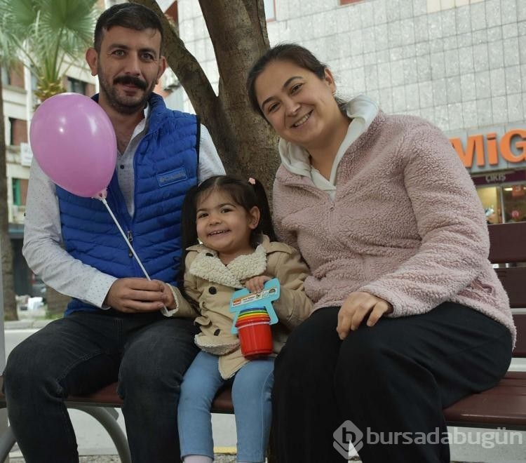 SMA hastası Azra, tedaviden sonra desteksiz yürümeye başladı

