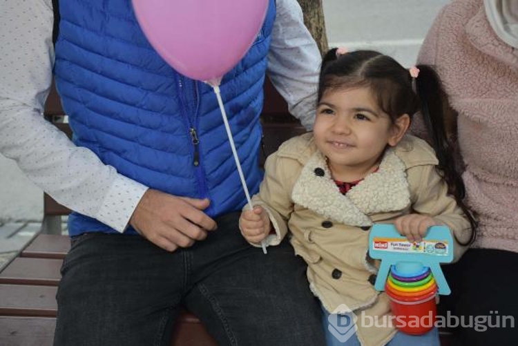 SMA hastası Azra, tedaviden sonra desteksiz yürümeye başladı
