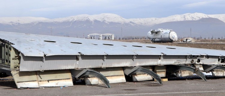 Erzurum'daki Gürcistan uçağı, yıllar sonra aprondan çıkarıldı