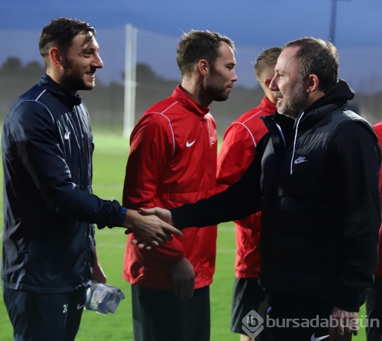 Sergen Yalçın Antalyaspor'un başında ilk antrenmanına çıktı
