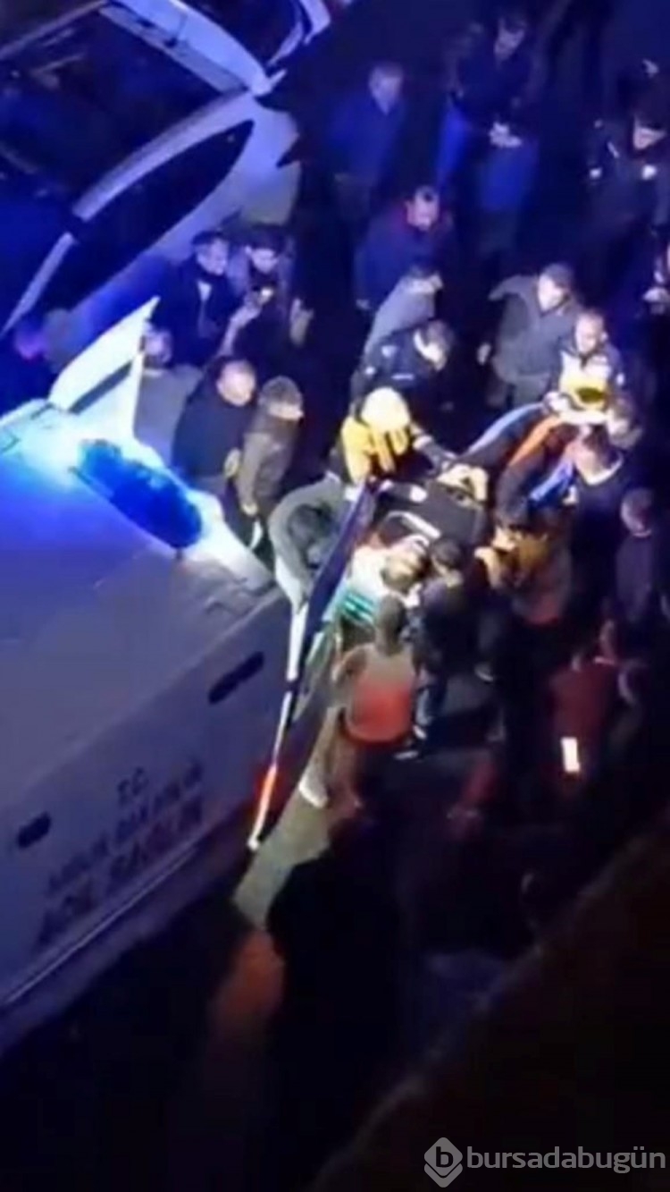 İstanbul'da 4'üncü kattan otomobilin içine düşen işçi ağır yaralandı
