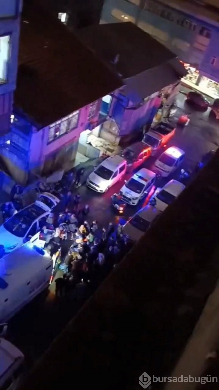 İstanbul'da 4'üncü kattan otomobilin içine düşen işçi ağır yaralandı

