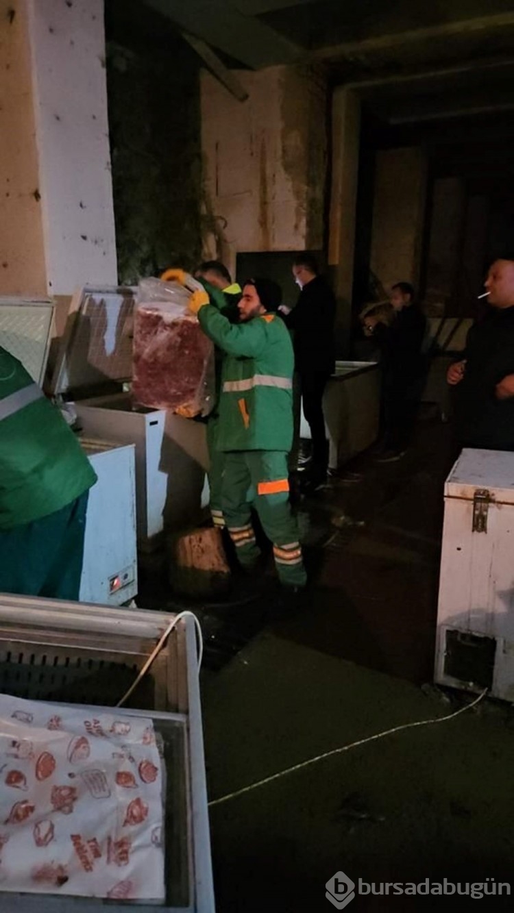 Bursa'da site otoparkına kaçak et baskını

