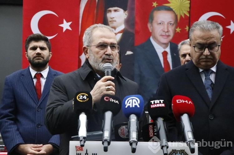 Diyarbakır'da dershane önündeki bombalı saldırıda ölenler anıldı
